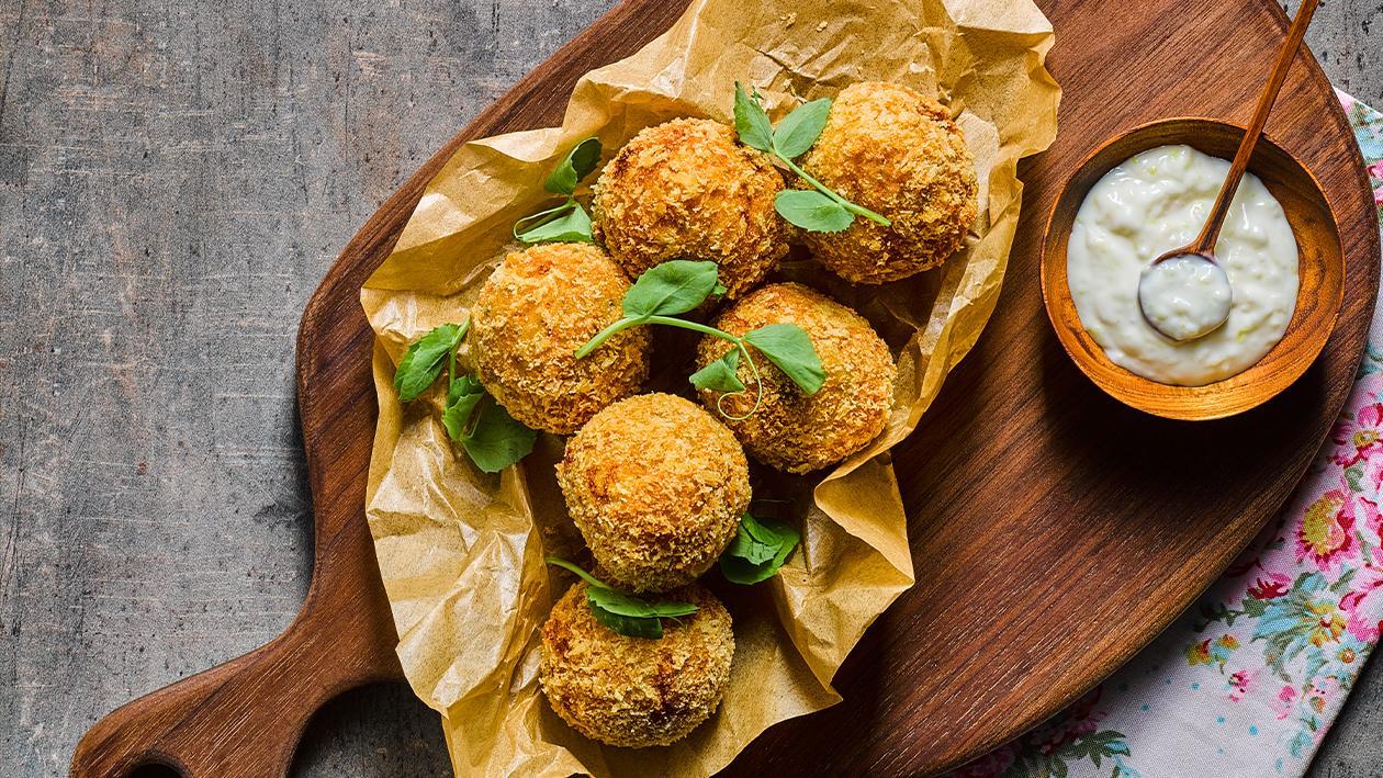 Crabmeat Croquette with Aioli Dip Crabmeat Croquette with Aioli Dip