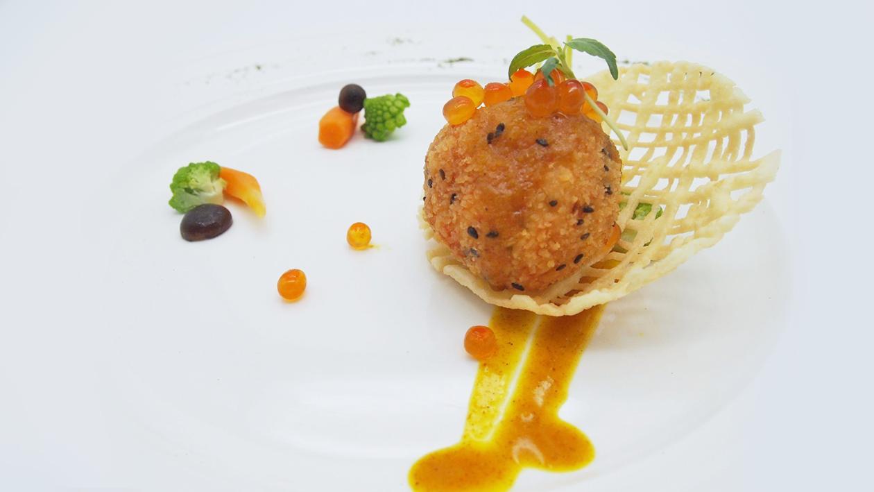 Deep Fried Crispy Scallop with Golden Superior Sauce Deep Fried Crispy Scallop with Golden Superior Sauce
