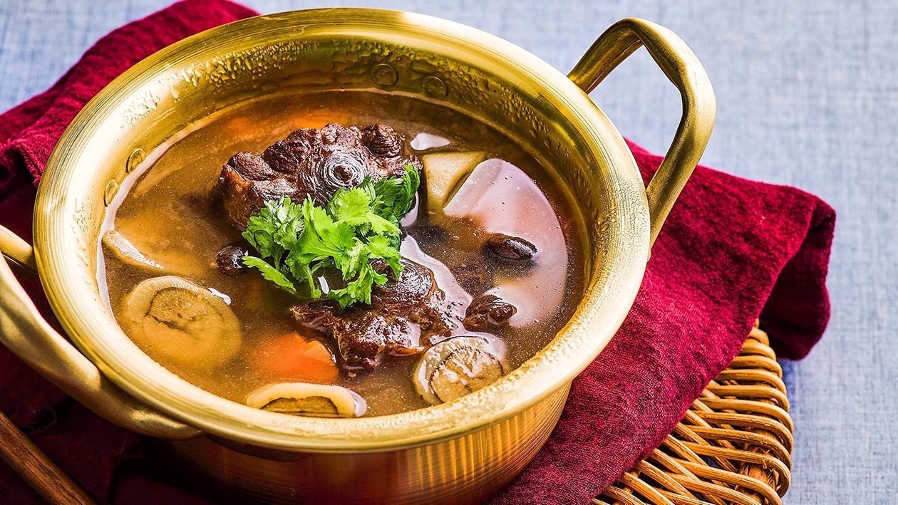 Double Boil Oxtail, Burdock, Black Bean Soup Double Boil Oxtail, Burdock, Black Bean Soup