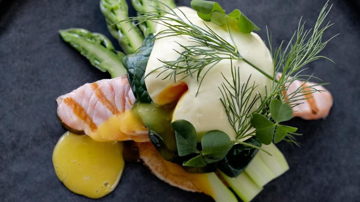 Eggs Benedict with Grilled Salmon Eggs Benedict with Grilled Salmon