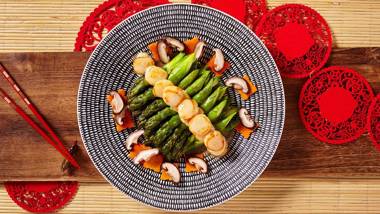 Sautéed Asparagus with Fresh Scallops Sautéed Asparagus with Fresh Scallops