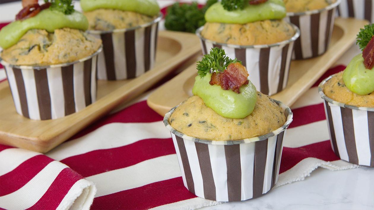 Bacon and Avocado Spread Cream Muffin Bacon and Avocado Spread Cream Muffin