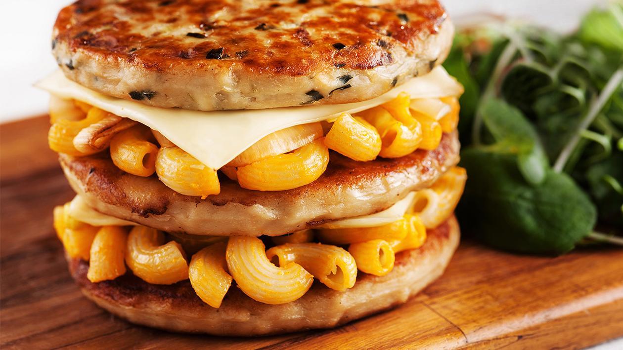 Organic mac and cheese burger Organic mac and cheese burger