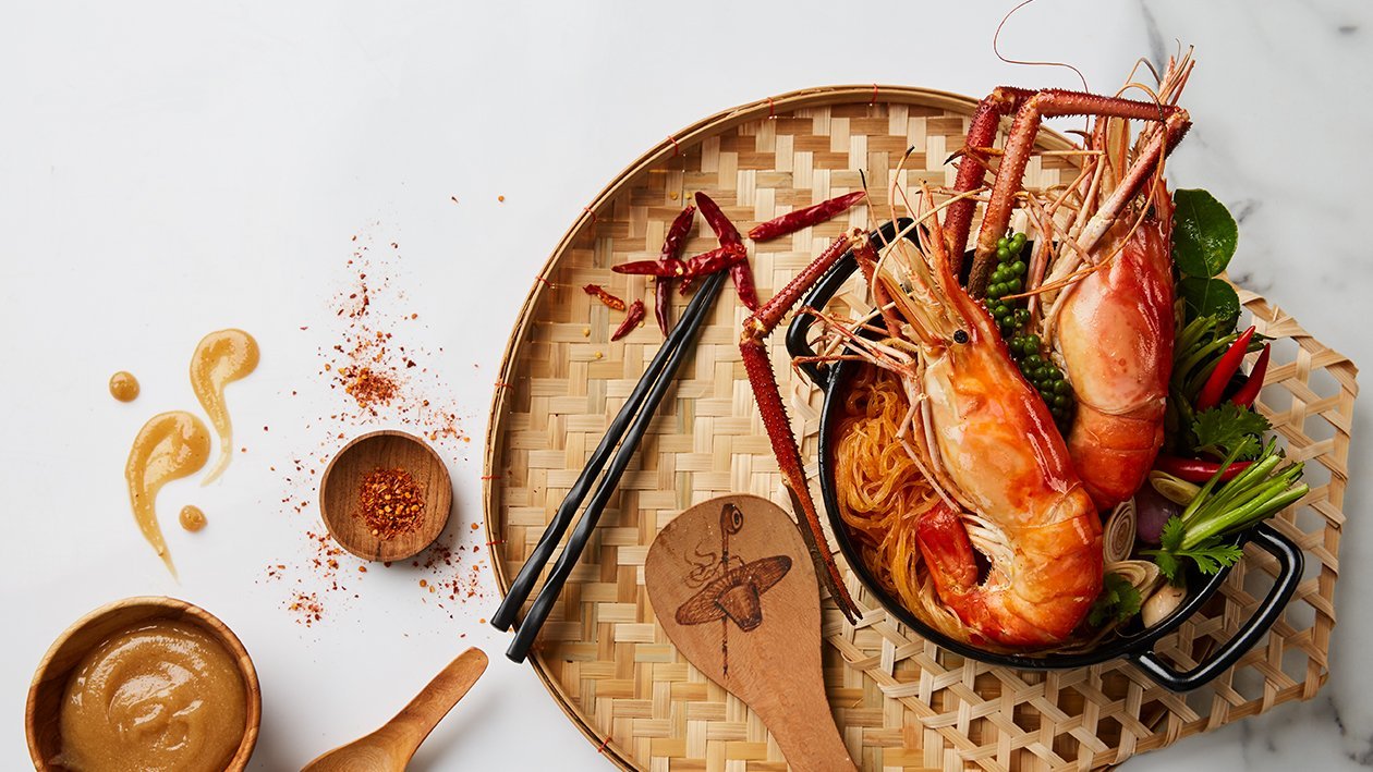 Tom Yum Freshwater Prawns Potted with Vermicelli Tom Yum Freshwater Prawns Potted with Vermicelli