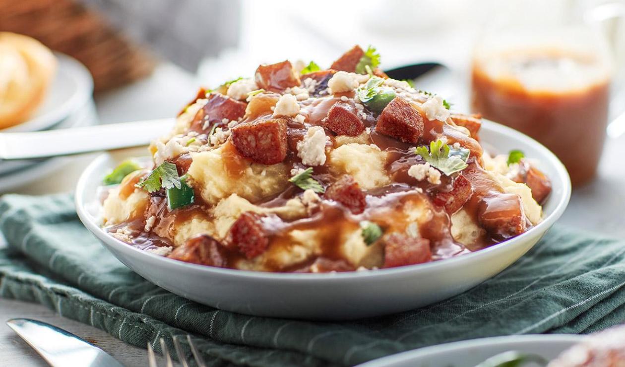 Smashed Potatoes and Chorizo with Fire-Roasted Gravy – recipe Smashed Potatoes and Chorizo with Fire-Roasted Gravy – recipe