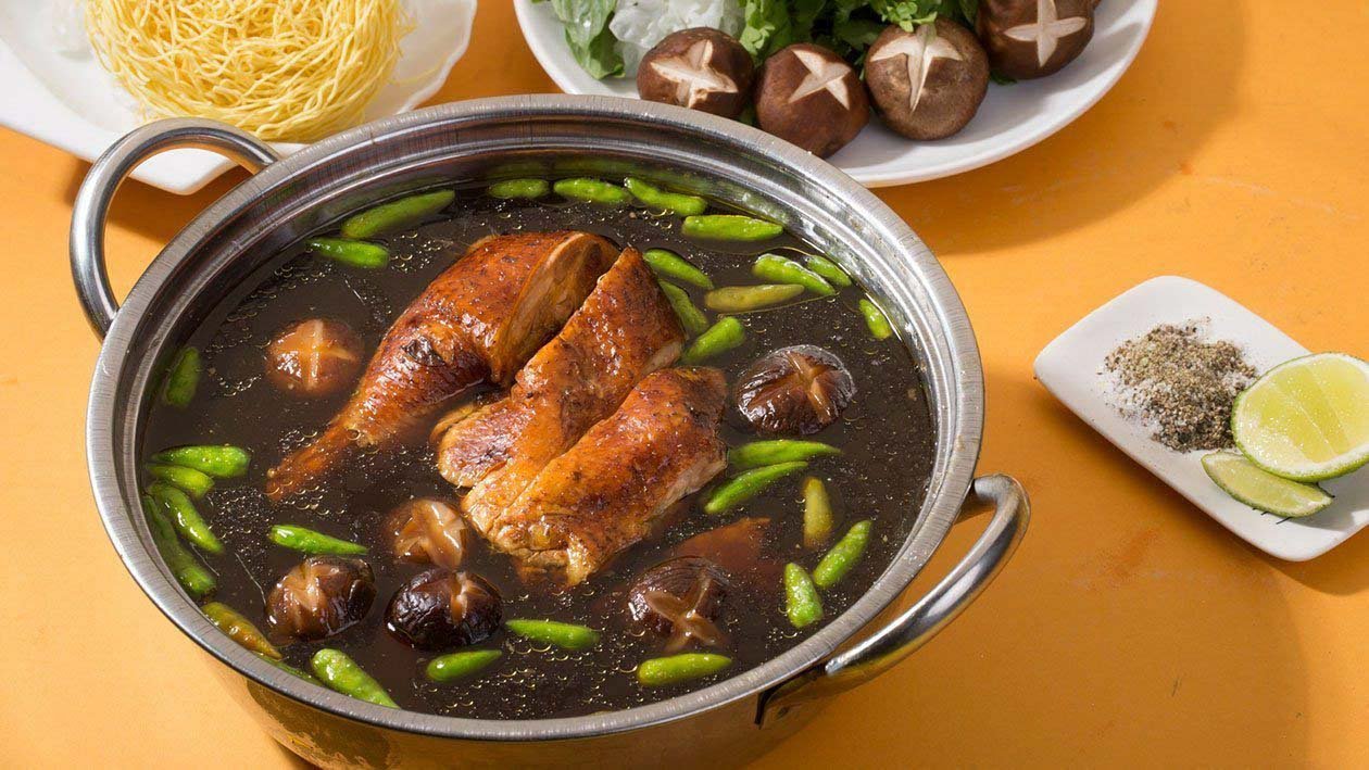Steamed Chicken Hotpot with Green Chili Steamed Chicken Hotpot with Green Chili