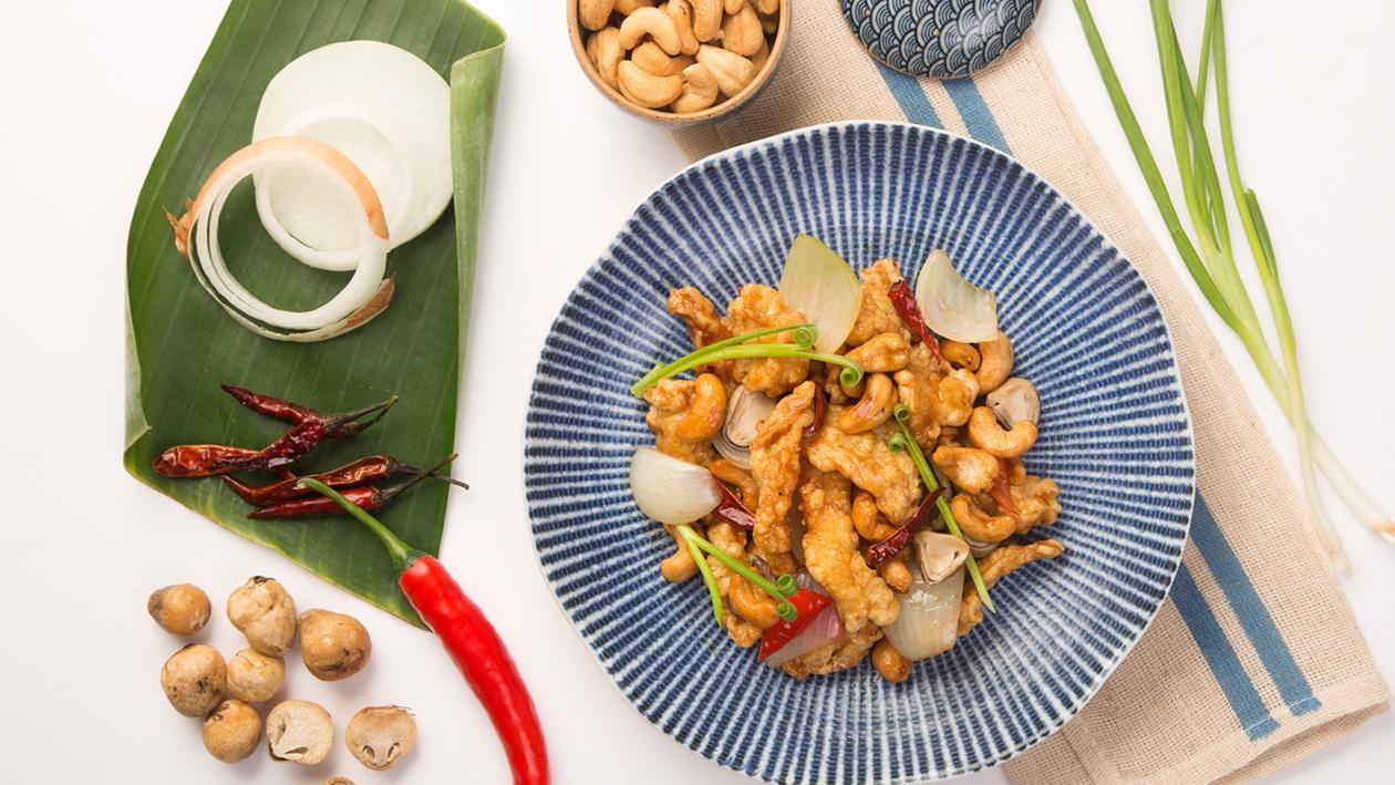 Stir-fried Chicken with Cashew nuts Stir-fried Chicken with Cashew nuts