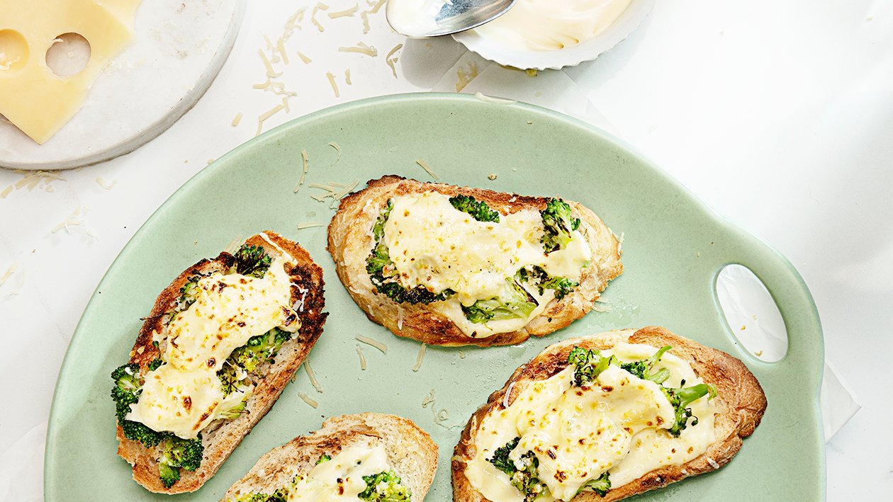 Bruscheta de Brócoli Gratinado Bruscheta de Brócoli Gratinado