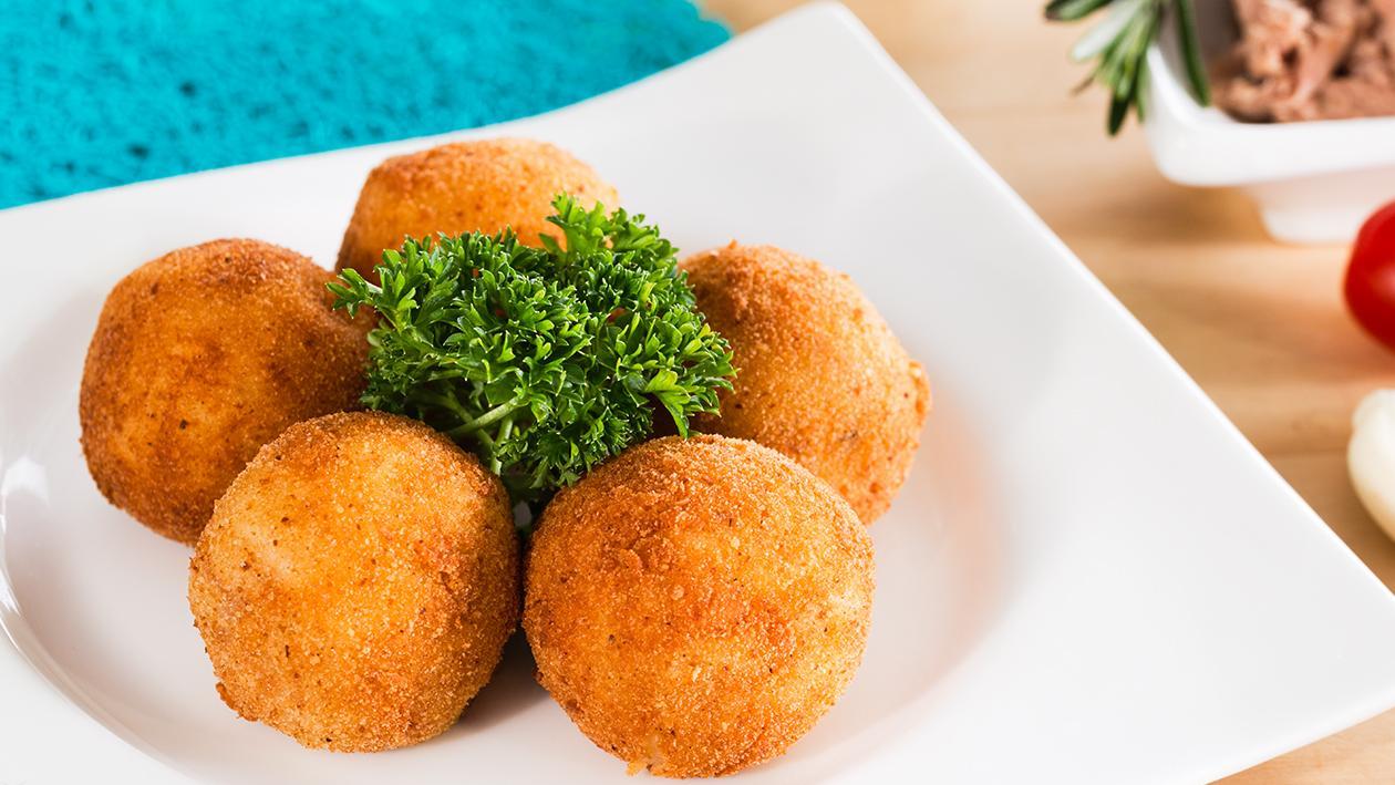 Croqueta de Papa con Atún Croqueta de Papa con Atún