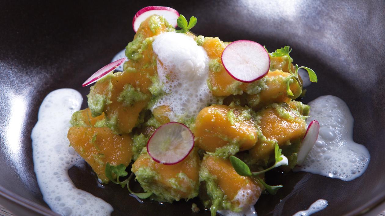 Gnocchi de Papa con Salsa de Cilantro Estilo Pesto Gnocchi de Papa con Salsa de Cilantro Estilo Pesto
