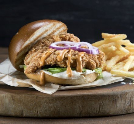 HAMBURGUESA CRISPY Y SALSA CHIPOTLE HAMBURGUESA CRISPY Y SALSA CHIPOTLE