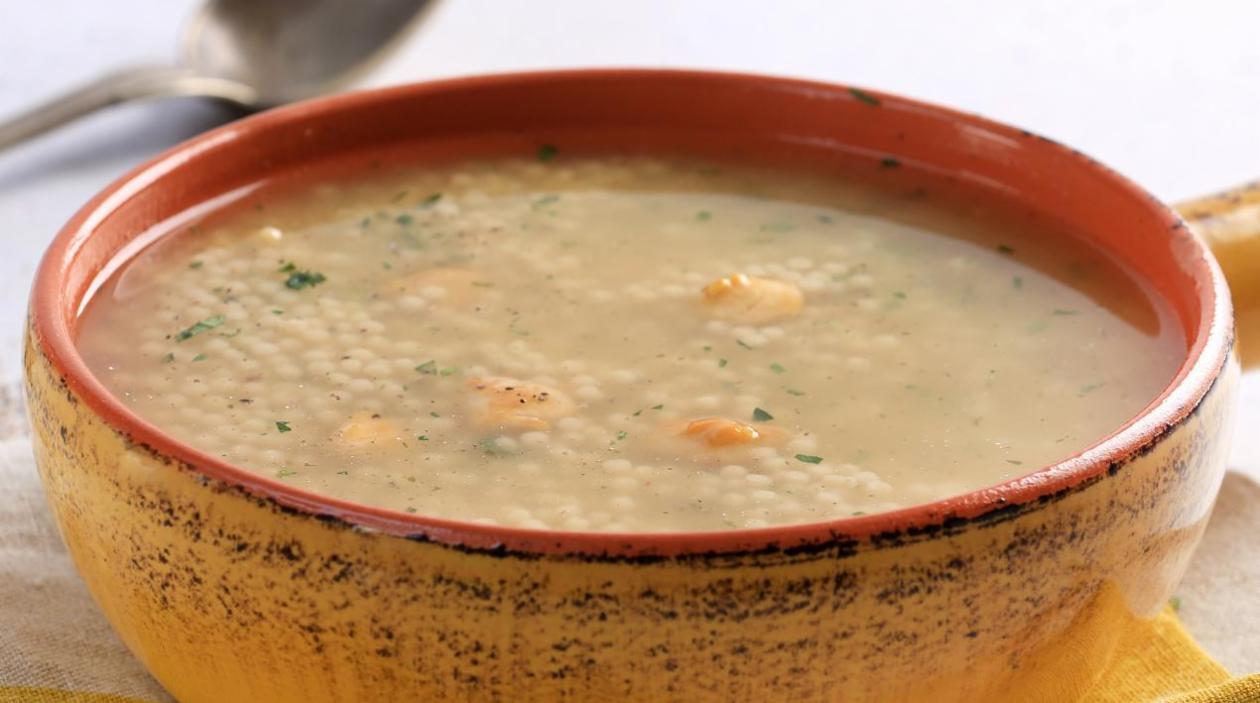 Sopa de Pollo con Cardamomo Sopa de Pollo con Cardamomo