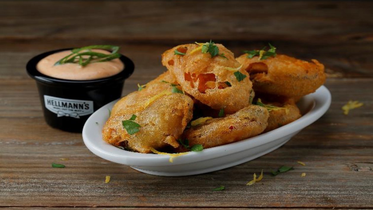 Aperitivos de mejillones fritos con Kimchee mayonesa Aperitivos de mejillones fritos con Kimchee mayonesa