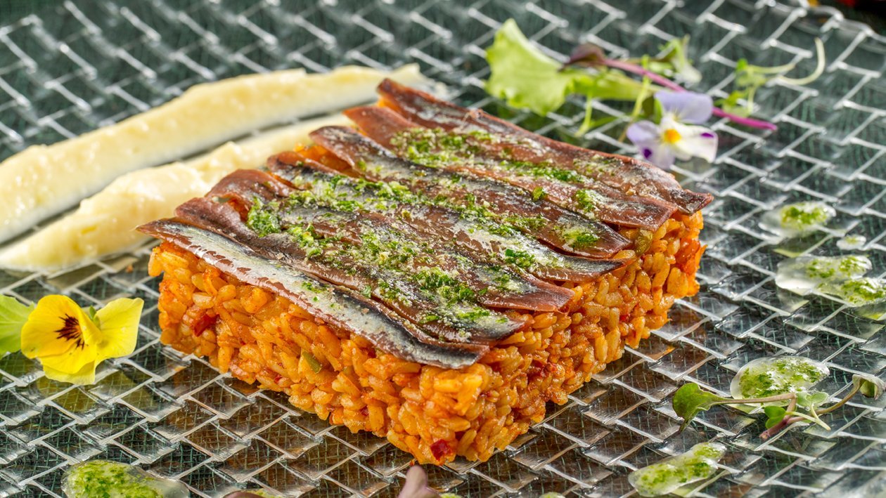 Arroz con niscalos y anchoas de santoña Arroz con niscalos y anchoas de santoña