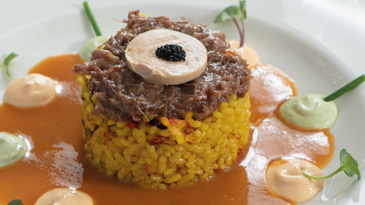 Arroz con rabo de toro desmigado Arroz con rabo de toro desmigado