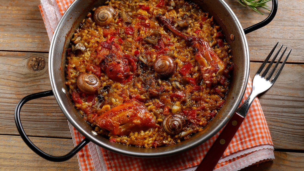 Arroz socarrat de conejo y caracoles Arroz socarrat de conejo y caracoles