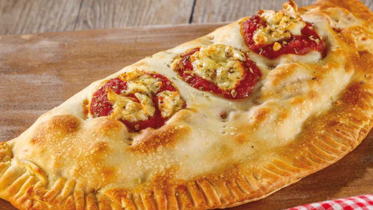 Calzone boloñesa Calzone boloñesa