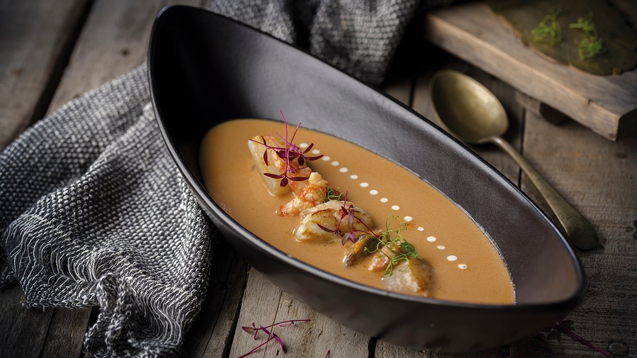 Crema de marisco y cigalas con bulbo de hinojo confitado Crema de marisco y cigalas con bulbo de hinojo confitado