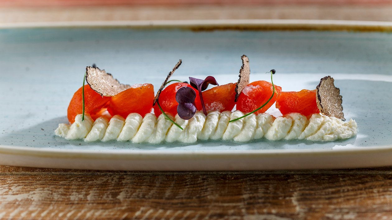 Ensalada de tomate cherry, queso y trufa Ensalada de tomate cherry, queso y trufa
