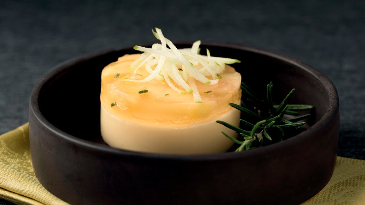 Gelatina de manzana con sidra y queso cremoso Gelatina de manzana con sidra y queso cremoso