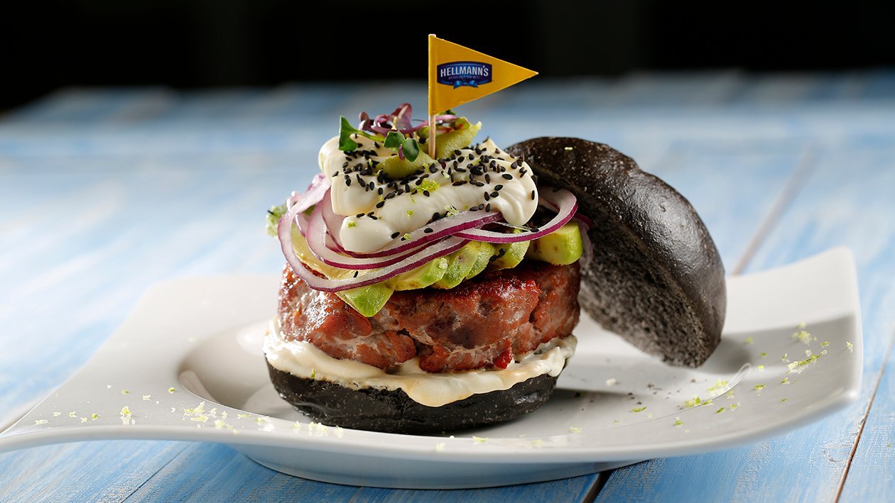Hamburguesa de atún con aguacate Hamburguesa de atún con aguacate