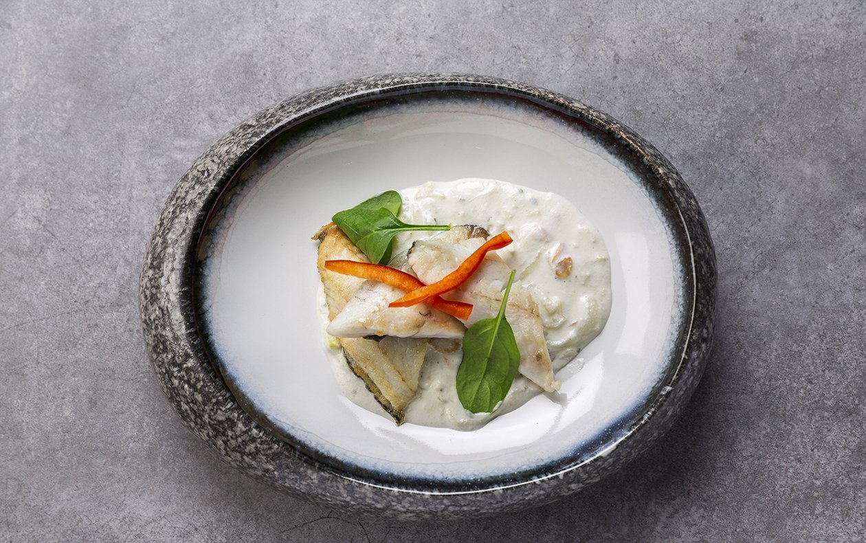 Lubina con sopa de coco y albahaca Lubina con sopa de coco y albahaca