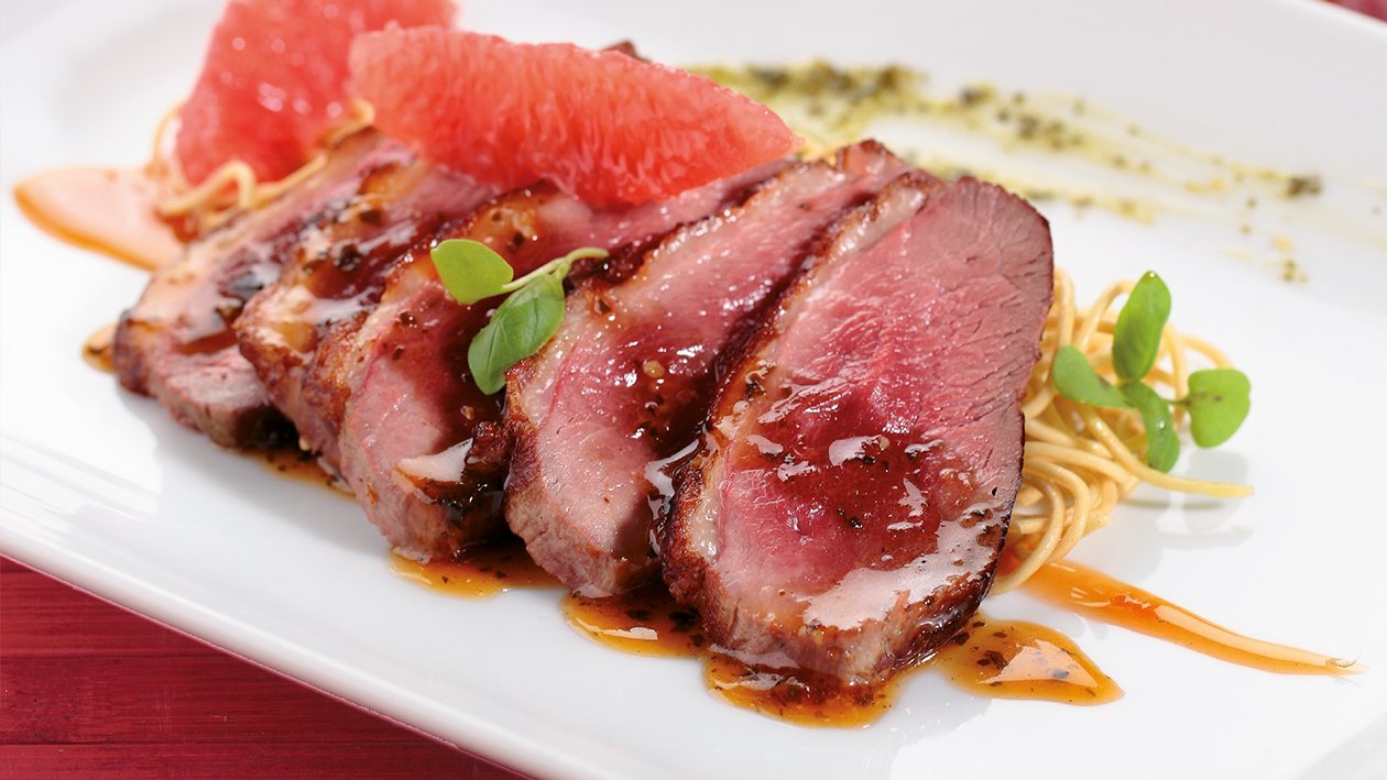 Magret de pato con reducción de pomelo y pesto Magret de pato con reducción de pomelo y pesto