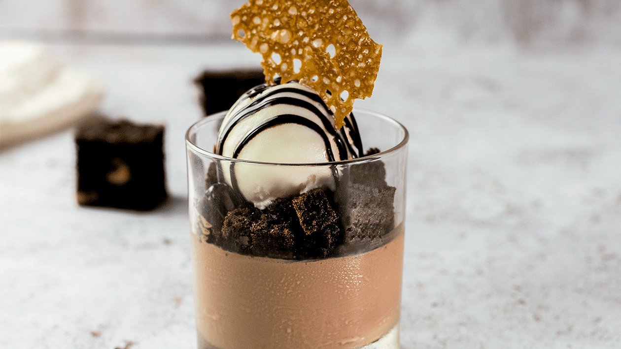 Panna cotta de carajillo,brownie y helado de nata Panna cotta de carajillo,brownie y helado de nata