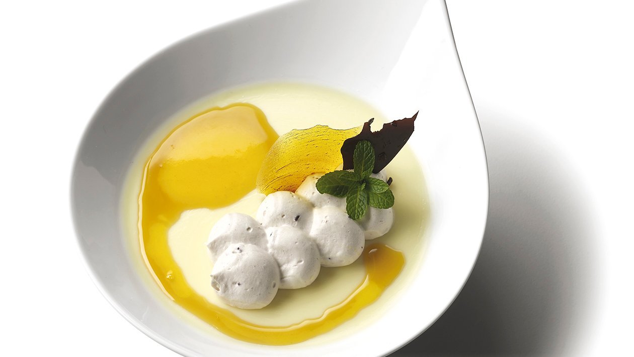 Panna Cotta de mango y mousse de nata Panna Cotta de mango y mousse de nata