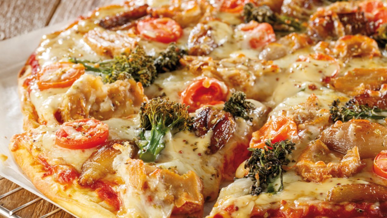 Pizza de NoPollo, mostaza y miel Pizza de NoPollo, mostaza y miel