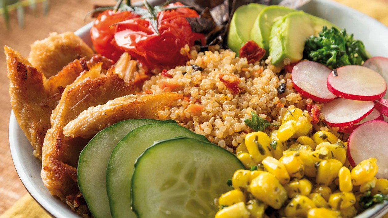 Poke bowl de quinoa, aguacate y NoPollo Poke bowl de quinoa, aguacate y NoPollo