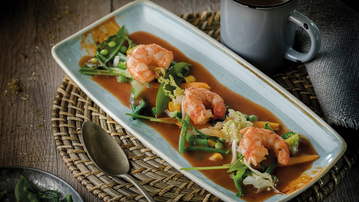 Salteado thai de gambas maceradas y salsa de pescado especiada Salteado thai de gambas maceradas y salsa de pescado especiada
