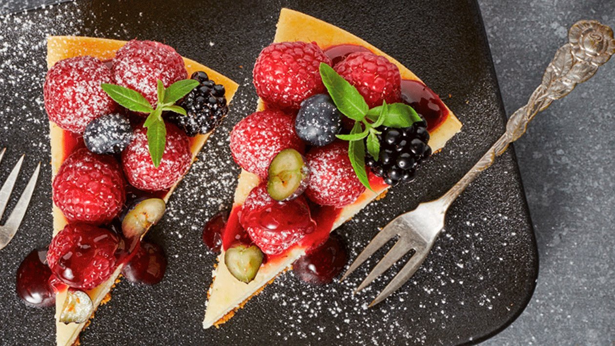 Tarta de queso con vainilla, naranja y frutas del bosque Tarta de queso con vainilla, naranja y frutas del bosque