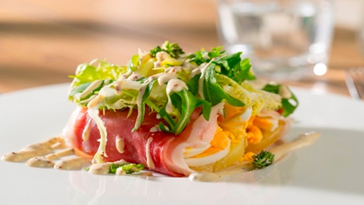 Timbal de patata y huevo con ibérico Timbal de patata y huevo con ibérico