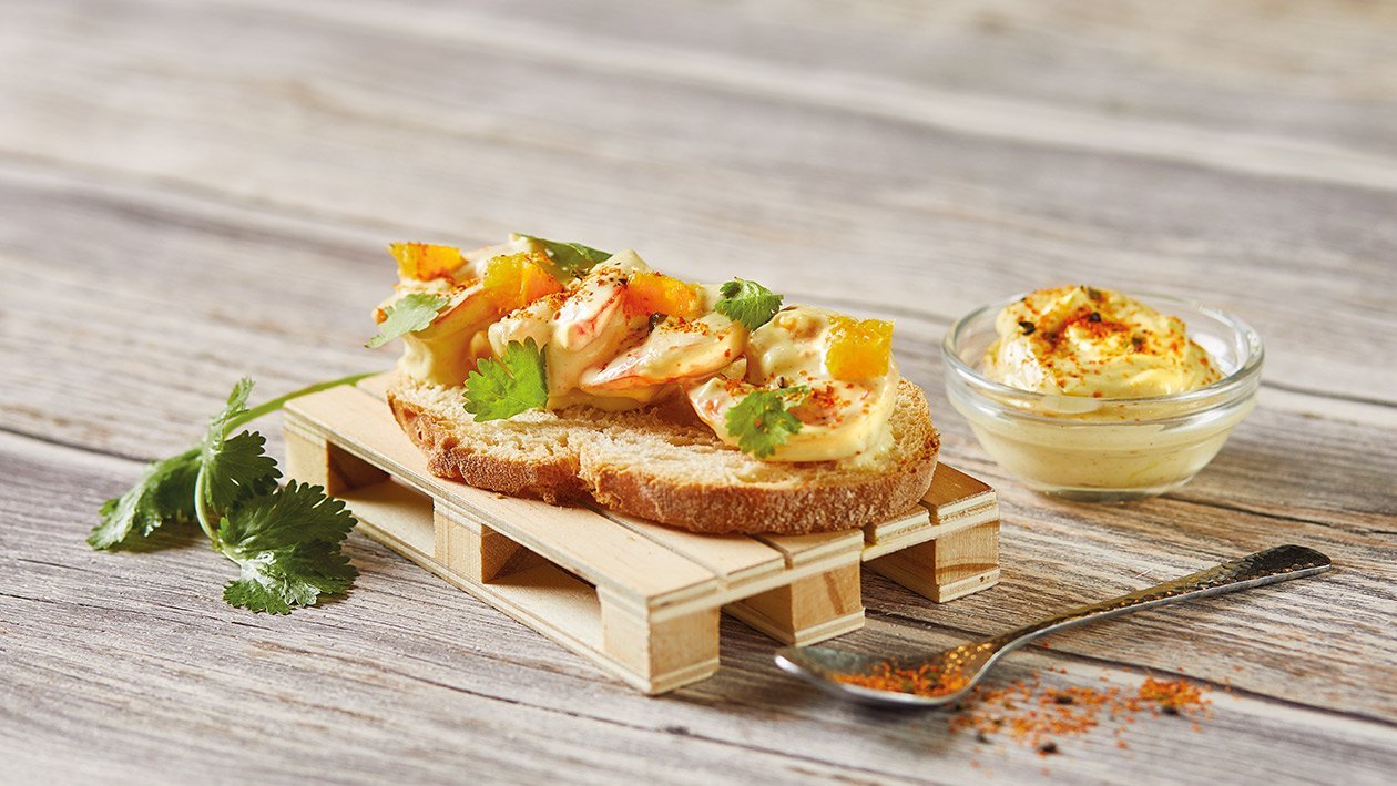 Tosta de langostinos con mayonesa de curry y coco Tosta de langostinos con mayonesa de curry y coco