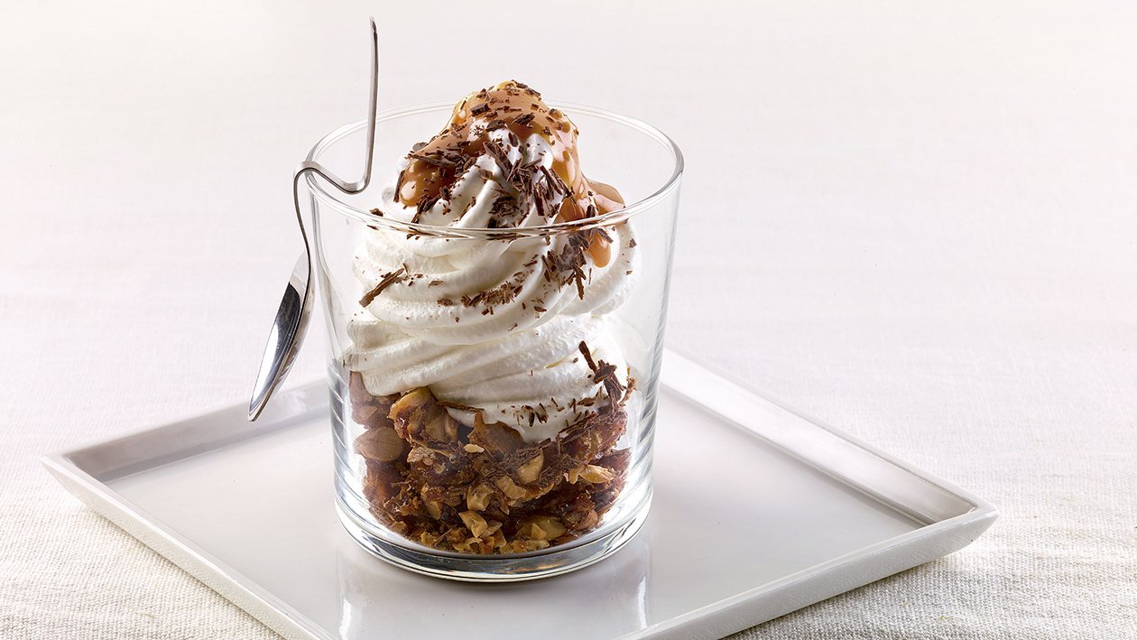 Yogur Postre Soft con anacardos chocolate y dulce de leche Yogur Postre Soft con anacardos chocolate y dulce de leche