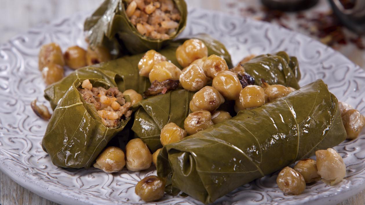 Hojas de Parra Rellenas con Puré de Garbanzo Hojas de Parra Rellenas con Puré de Garbanzo