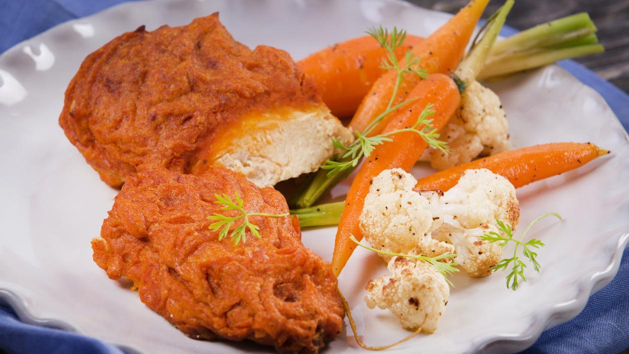 Pollo en Costra con Vegetales Baby Salteados Pollo en Costra con Vegetales Baby Salteados
