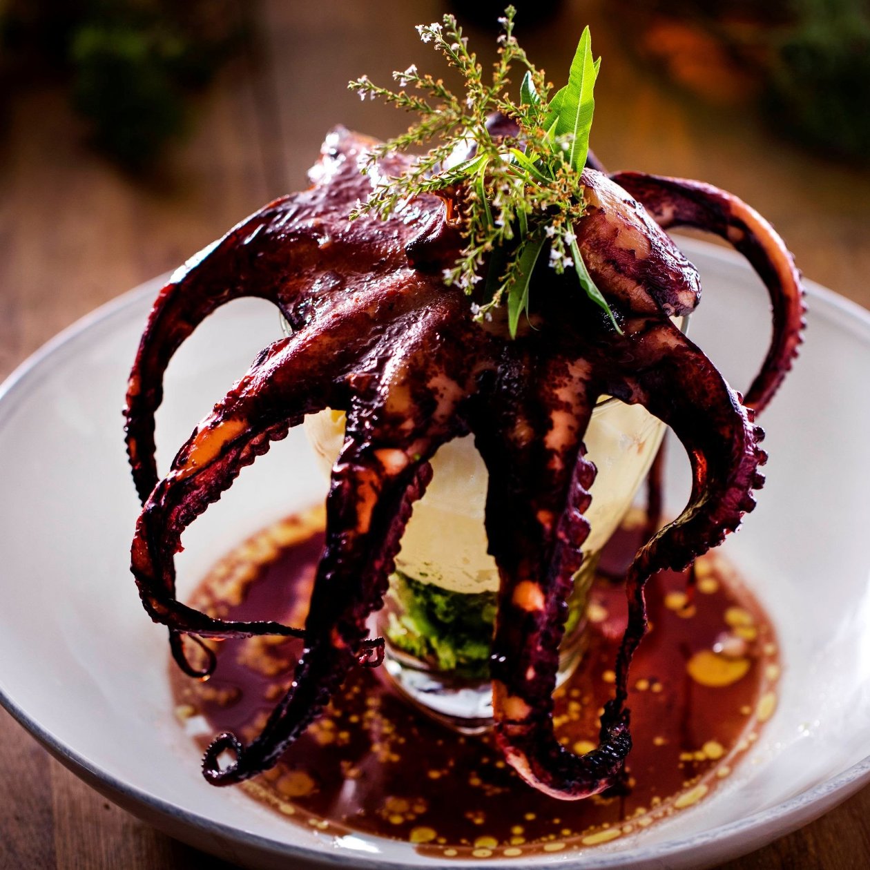 Pulpo a las brasas y puré de tartufo Pulpo a las brasas y puré de tartufo
