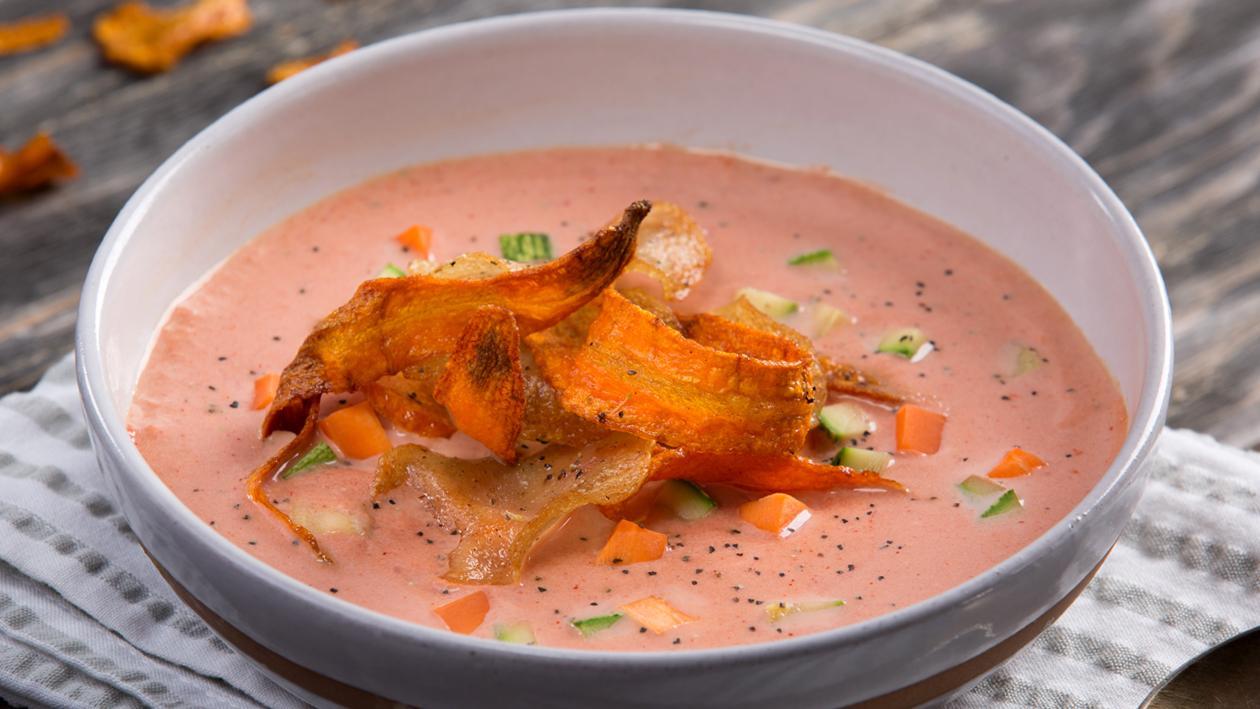 Sopa de Hortalizas con Chips de Verduras Sopa de Hortalizas con Chips de Verduras
