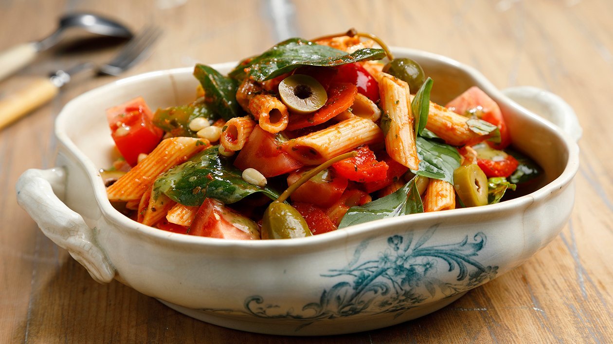 Basilika-pastasalaatti – Resepti Basilika-pastasalaatti – Resepti