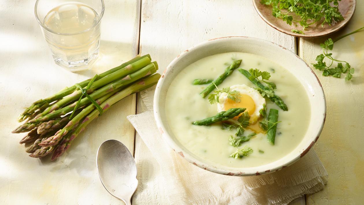 Crème d´asperges vertes oeufs de caille pochés & fines herbes – Recette Crème d´asperges vertes oeufs de caille pochés & fines herbes – Recette