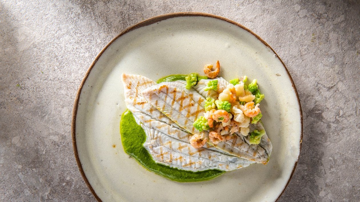 Plie avec crevettes, romanesco, chou-fleur et un jus de cresson – Recette Plie avec crevettes, romanesco, chou-fleur et un jus de cresson – Recette
