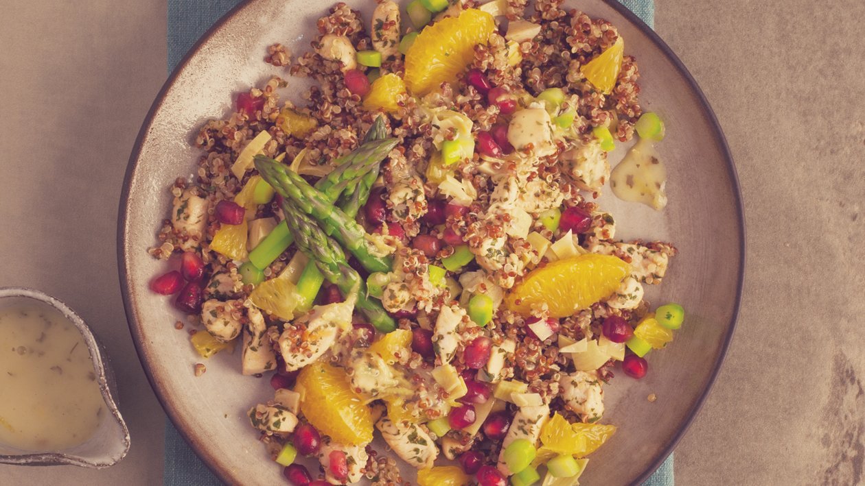 Salade de quinoa blanc et rouge chaud, poulet et asperges avec confettis d’artichaut et de grenade, arrosée d’une Vinaigrette Zesty – Recette Salade de quinoa blanc et rouge chaud, poulet et asperges avec confettis d’artichaut et de grenade, arrosée d’une Vinaigrette Zesty – Recette