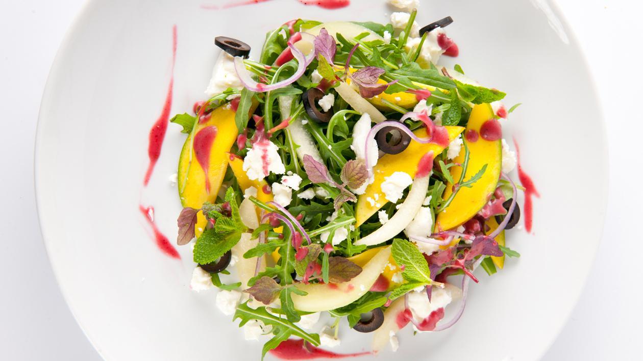 Salade fraîche avec melon, mangue, fêta et dressing framboises – Recette Salade fraîche avec melon, mangue, fêta et dressing framboises – Recette