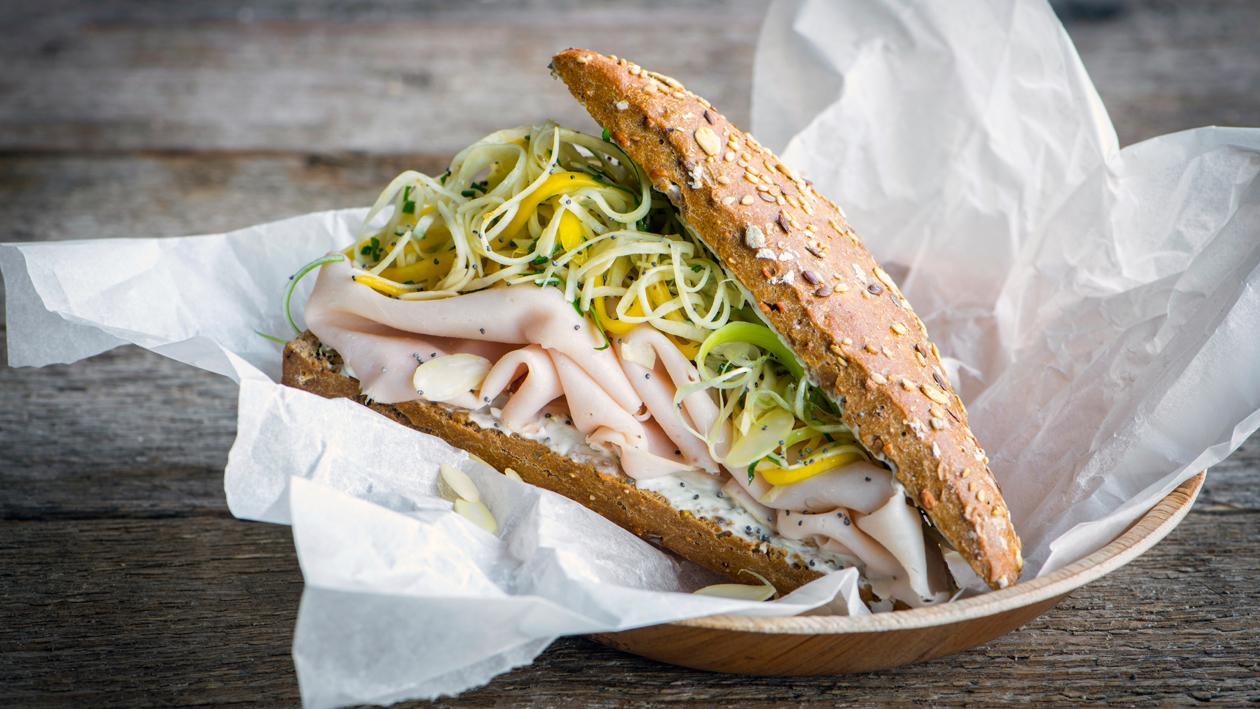 Sandwich au poulet « Waldorf » – Recette Sandwich au poulet « Waldorf » – Recette