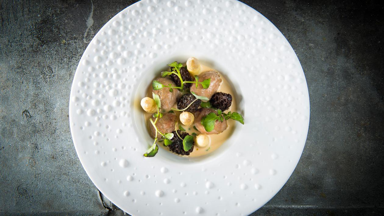 Sot-l'y-laisse aux asperges blanches, morilles et sauce au vin jaune – Recette Sot-l'y-laisse aux asperges blanches, morilles et sauce au vin jaune – Recette