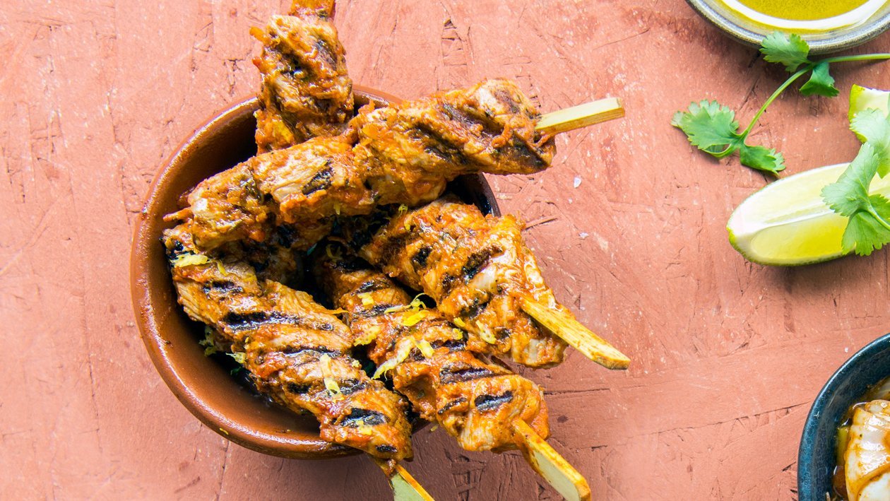 Souvlaki mariné aux tomates et au tzatziki frais – Recette Souvlaki mariné aux tomates et au tzatziki frais – Recette