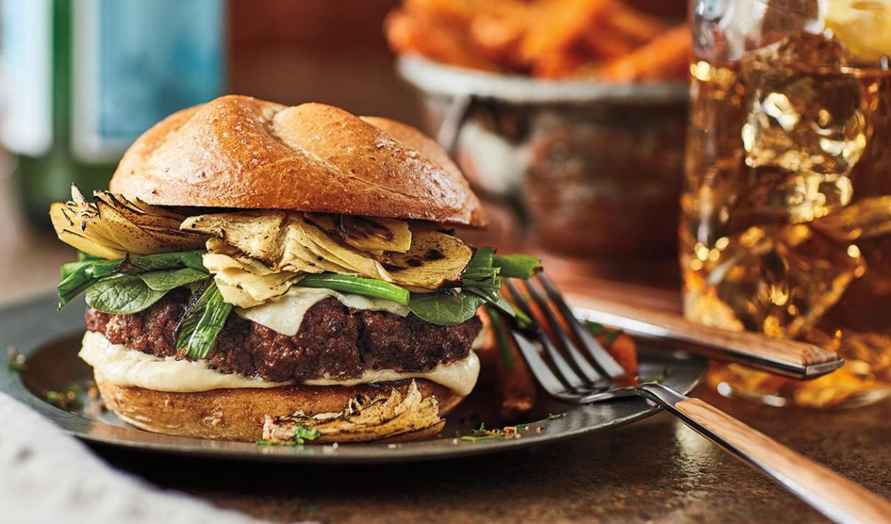 Hamburger au Fromage et aux Artichauts Grillés – recette Hamburger au Fromage et aux Artichauts Grillés – recette