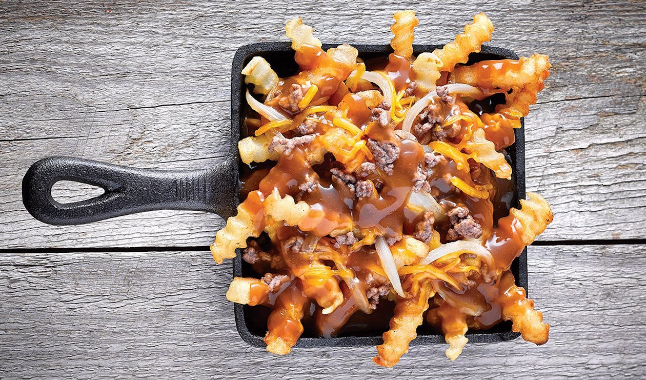 Poutine au Bœuf et aux Oignons Doux – recette Poutine au Bœuf et aux Oignons Doux – recette